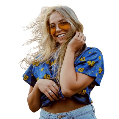 complex-background-removal-blonde-model-edited